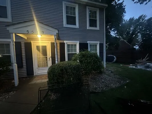 AmeriTrust Contracting Logo