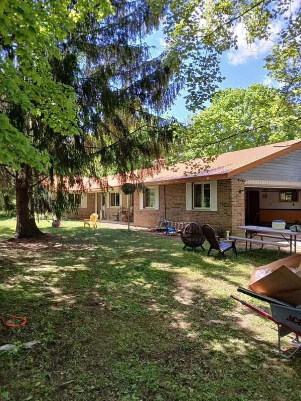 Slide of Amish Craftsman