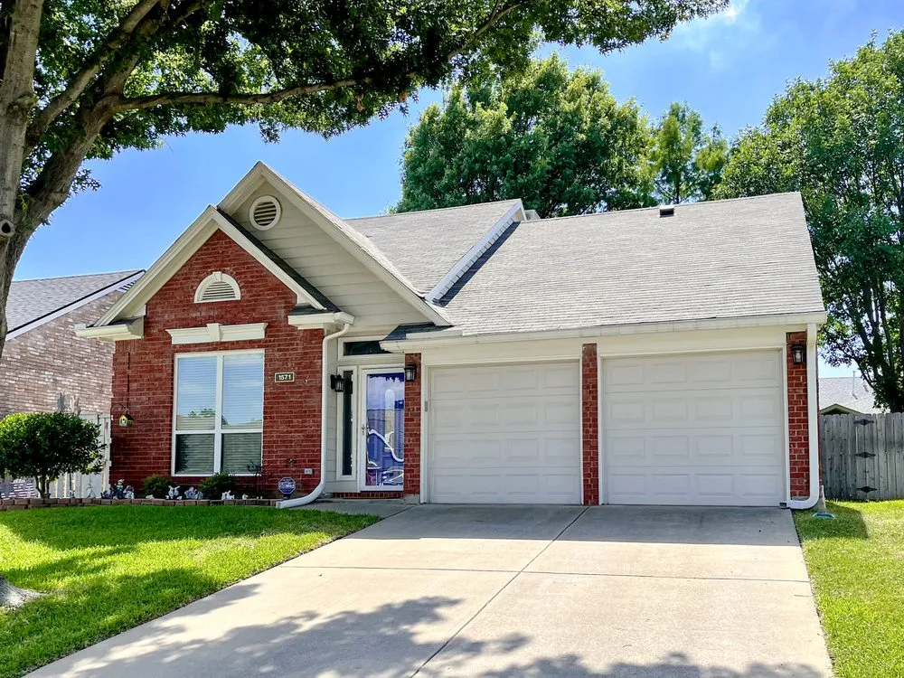 Slide of Amity Roofing