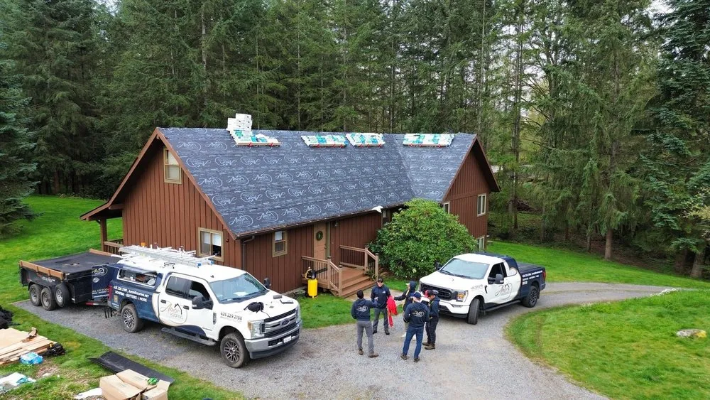 Slide of Amor Roofing