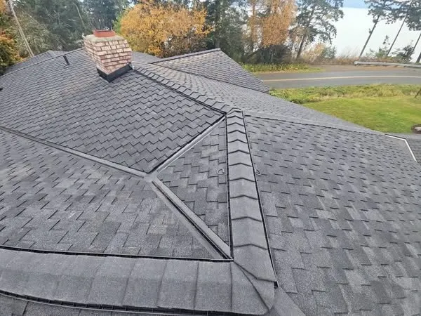 Slide of Amor Roofing