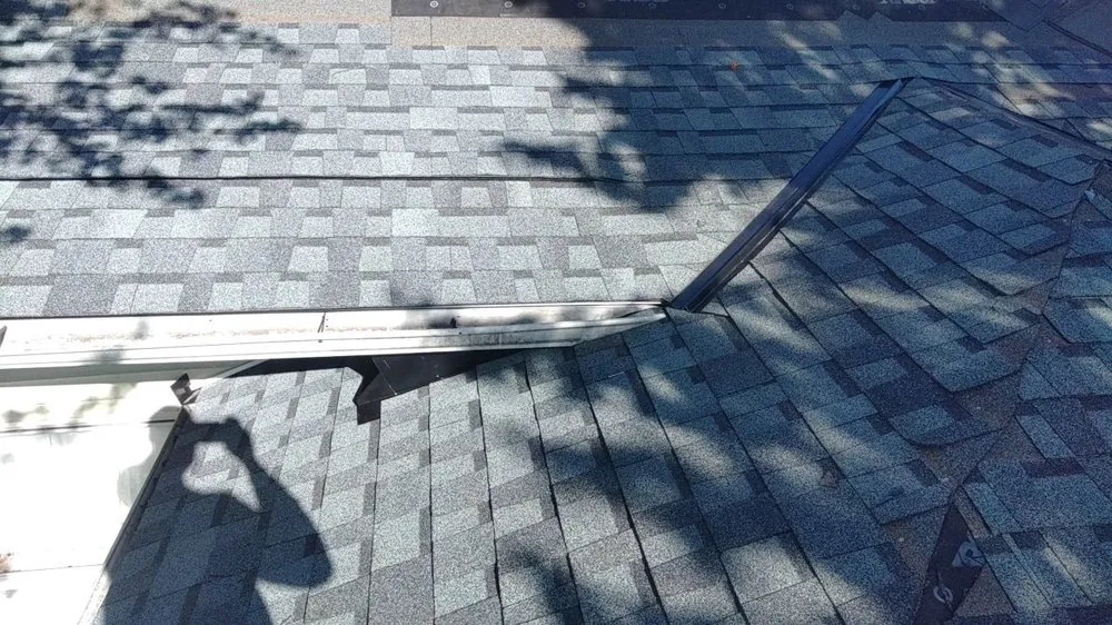 Slide of Amor Roofing