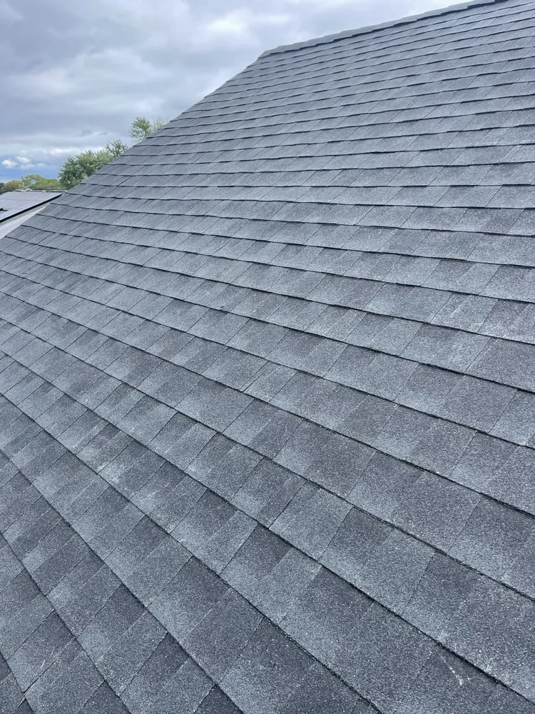 Slide of Amsterdam roofing experts