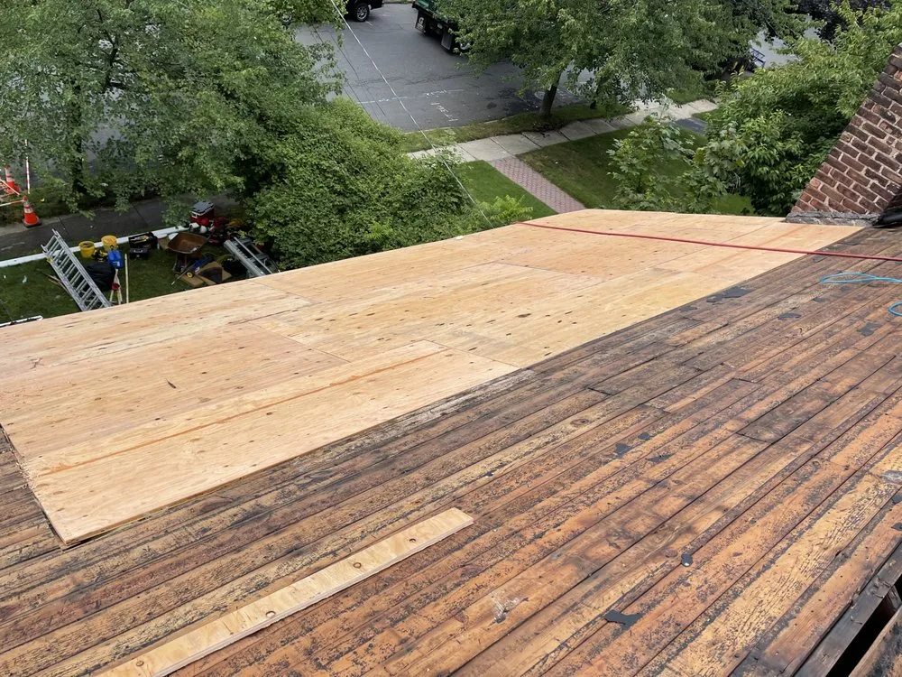 Slide of Amsterdam roofing experts