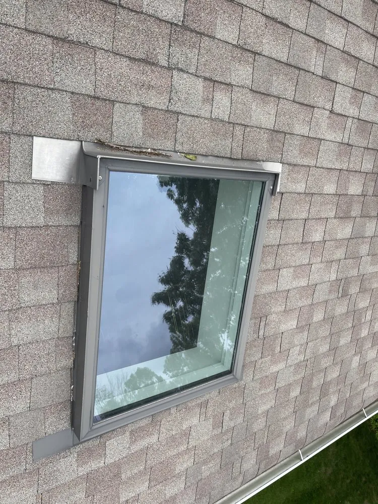 Slide of Amsterdam roofing experts