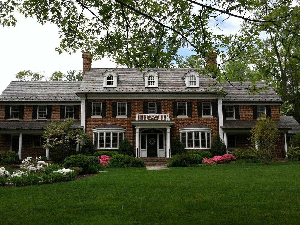 Slide of AN Exterior