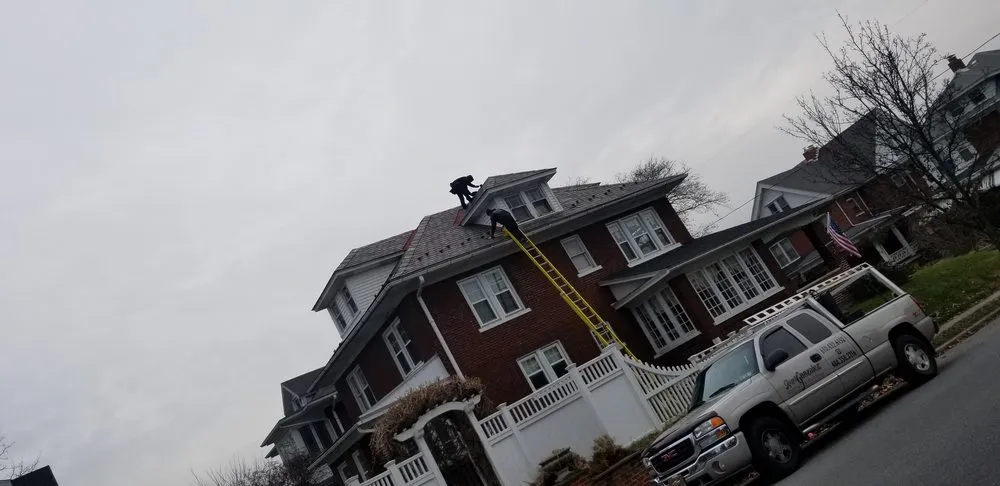 Slide of Angel Gonzalez Roofing