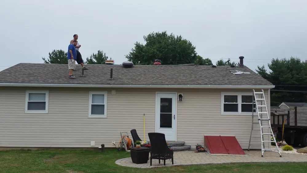 Slide of Angel Gonzalez Roofing