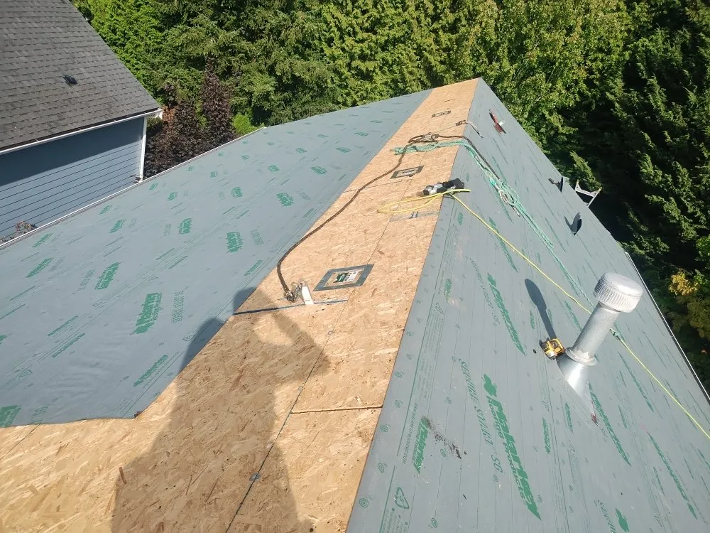 Slide of Anibal's Roofing