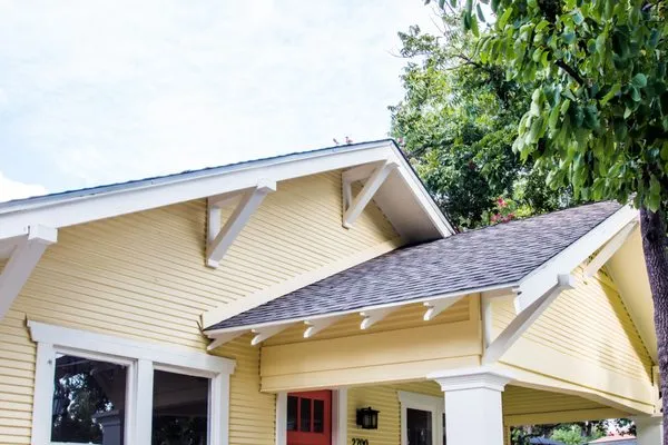 Ann Aaron Contracting & Roofing Logo