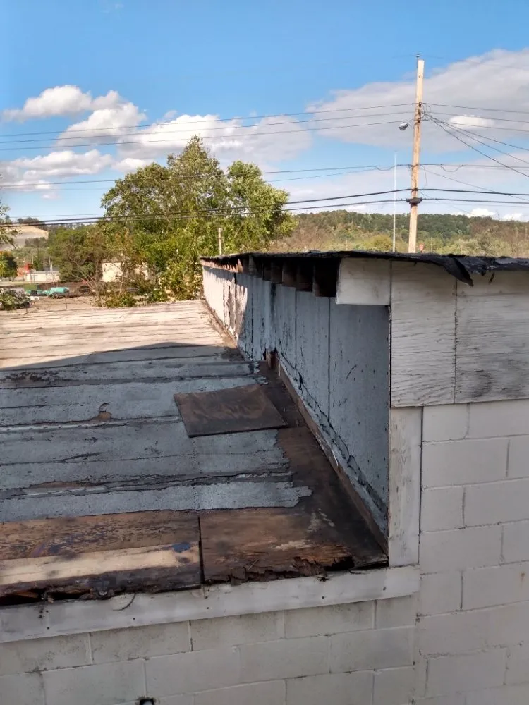Licensed flat roof repair with free inspection in Chesapeake, OH by Antar Roofing