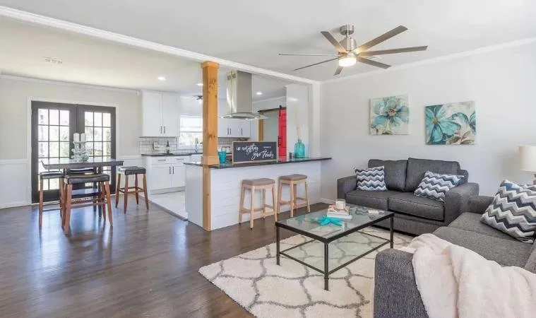 Slide of Anthem Construction