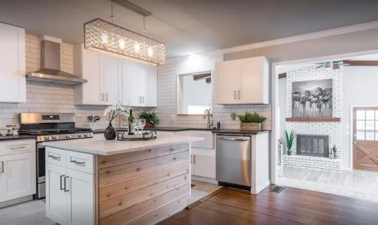 Slide of Anthem Construction