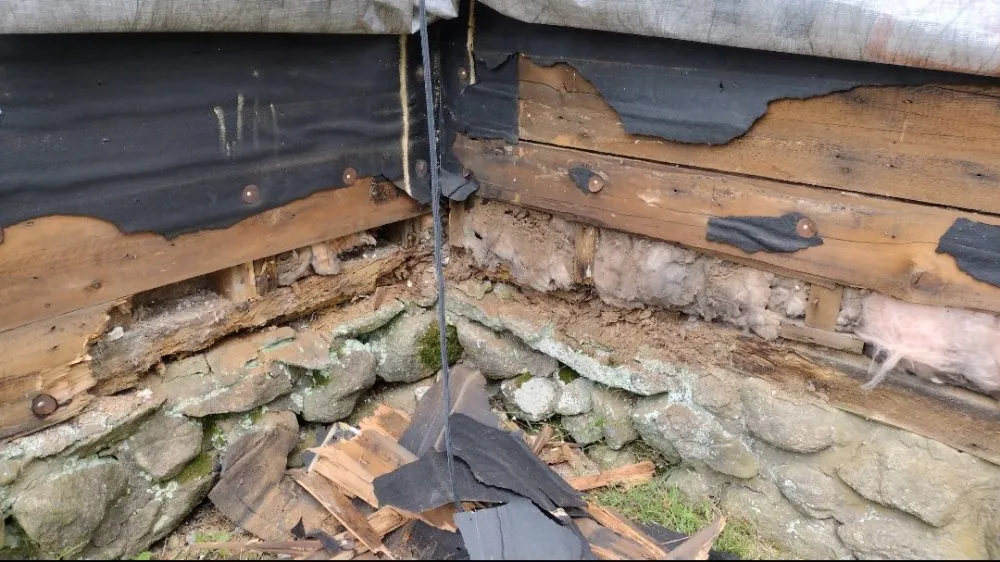 Slide of Anthony Lee Carpentry