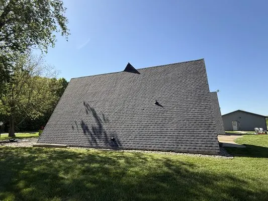 AP & DE Construction Logo