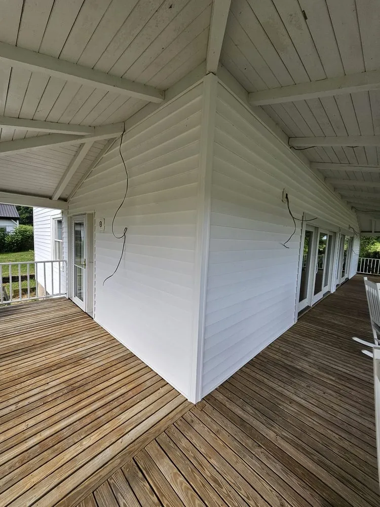 Emergency roof repair experts serving Wilmot, OH - Apex Metal Solutions
