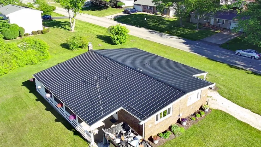 Emergency residential roofing service experts serving Wilmot, OH - Apex Metal Solutions