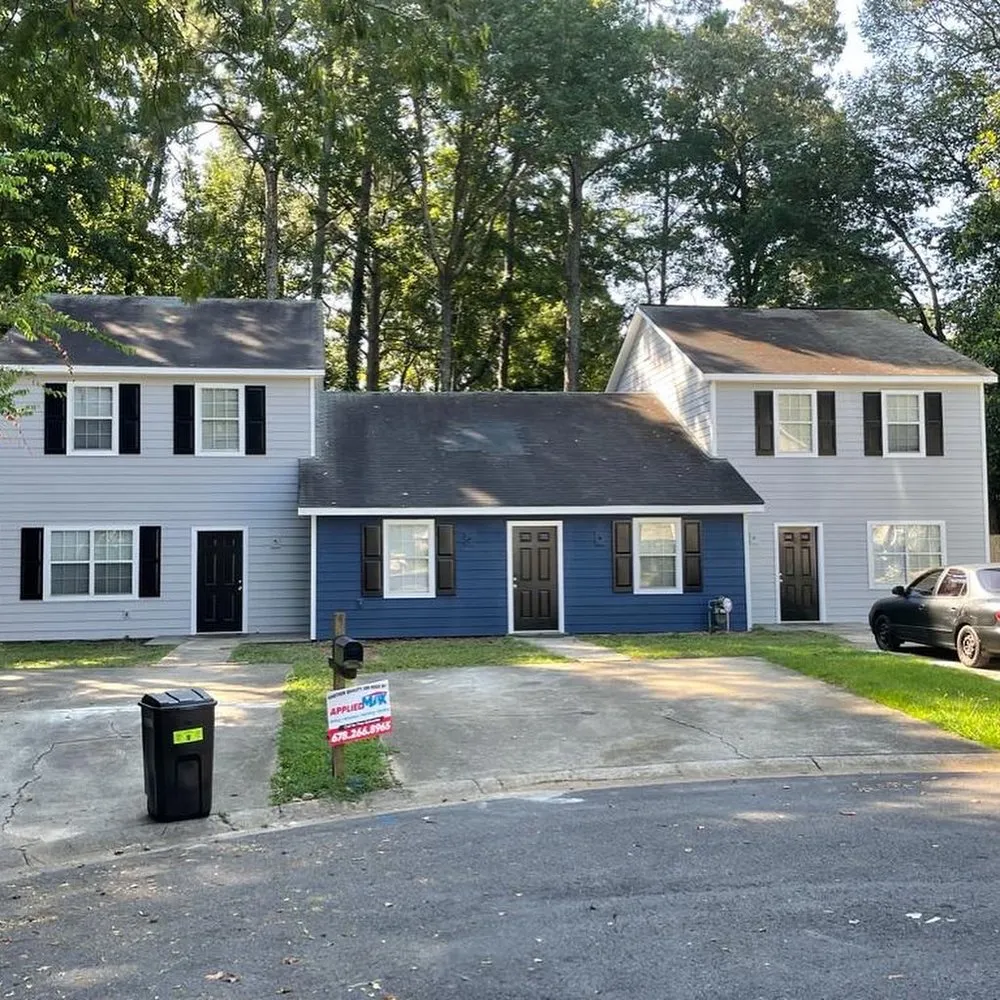 Slide of AppliedMax Siding