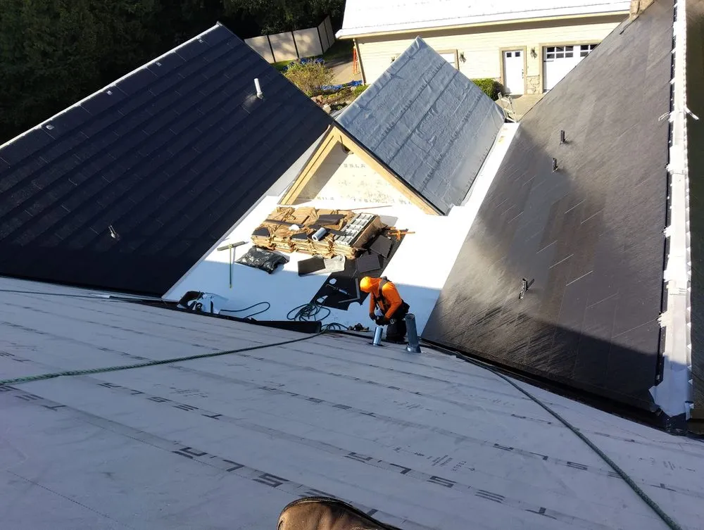 Emergency roof installation experts serving Tulalip Bay, WA - APR Construction