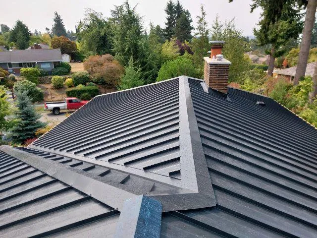 Licensed roof leak repair after storm damage in Tulalip Bay, WA by APR Construction
