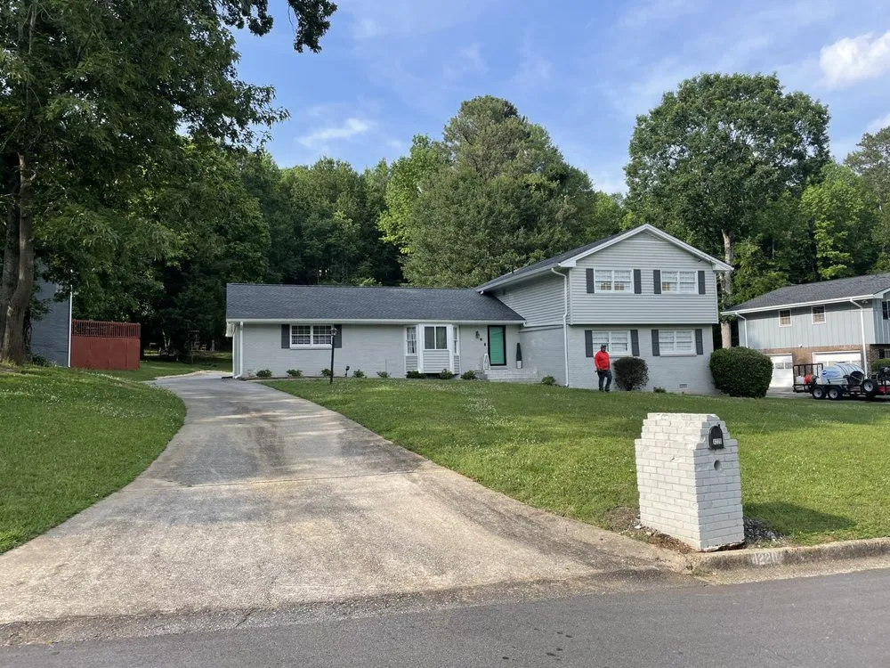 Slide of APR Roofing Service