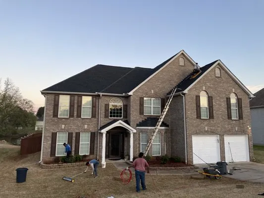 APR Roofing Service Logo