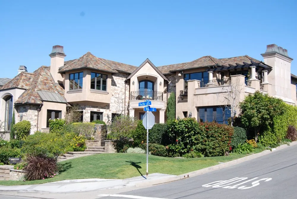 Slide of APR Roofing Solutions