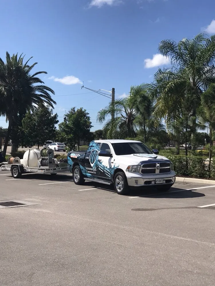 Slide of Aqua Men Pro