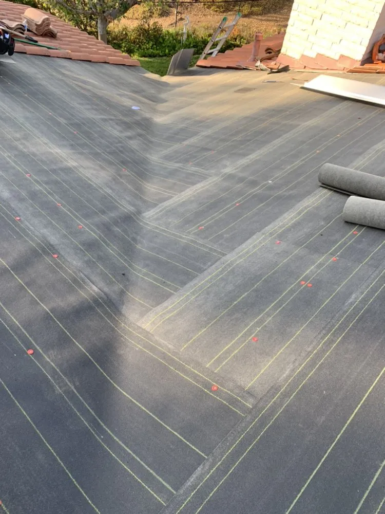 Slide of Aqua MG Roofing and Painting