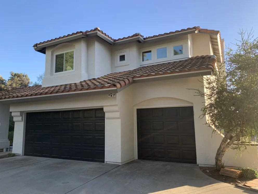 Slide of Aqua MG Roofing and Painting