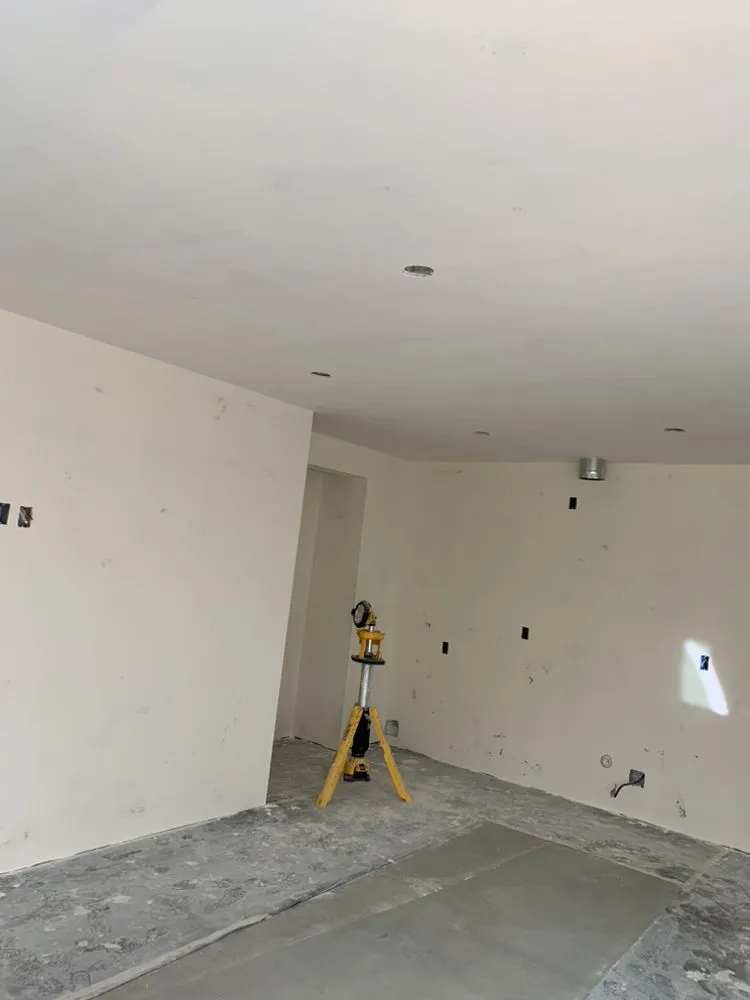 Slide of Aqua MG Roofing and Painting