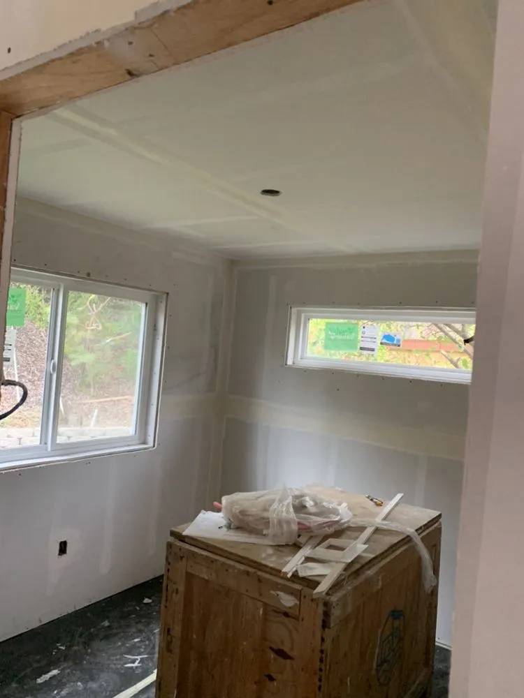 Slide of Aqua MG Roofing and Painting