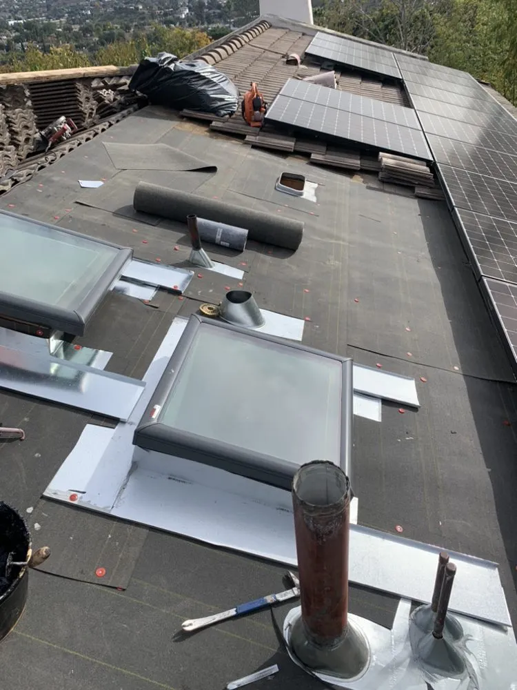 Slide of Aqua MG Roofing and Painting