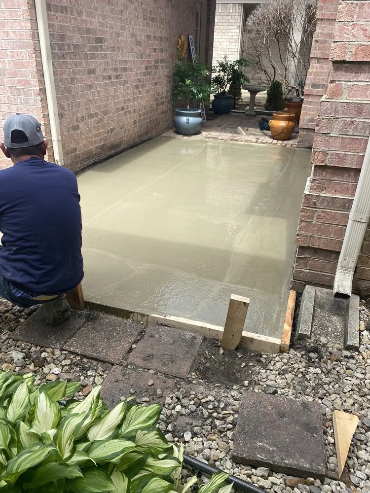 Slide of Aquileras roofing &more