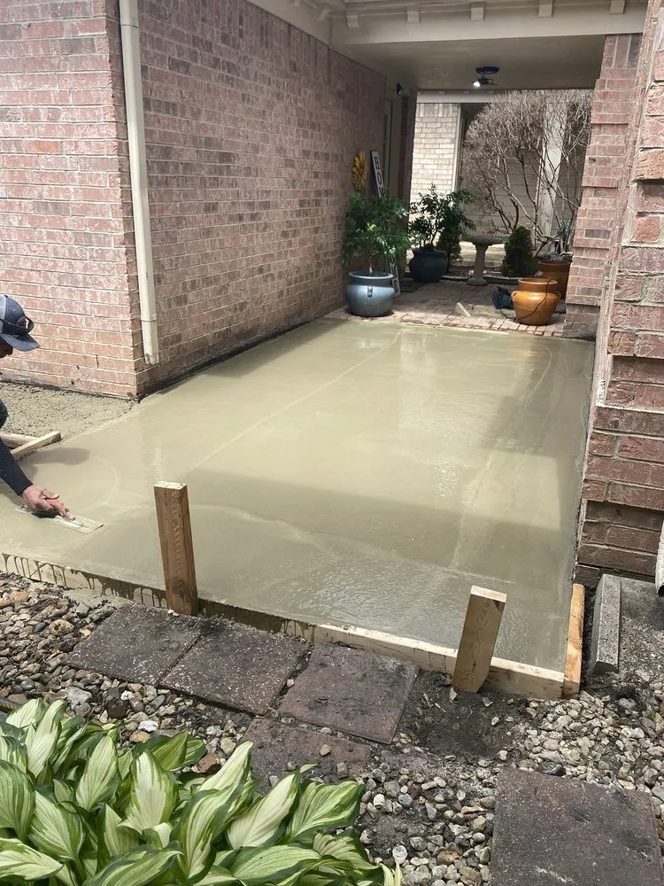 Slide of Aquileras roofing &more