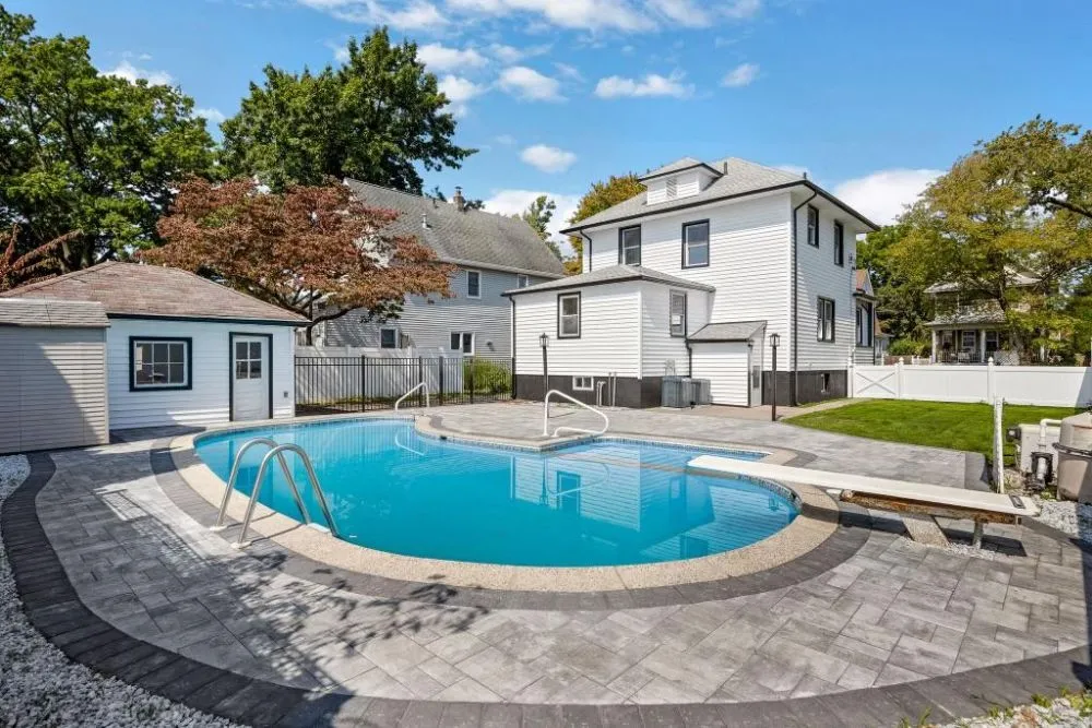 Slide of AR & SE Construction