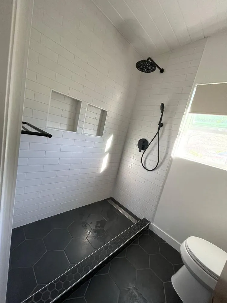 Slide of A&R ADU & Construction