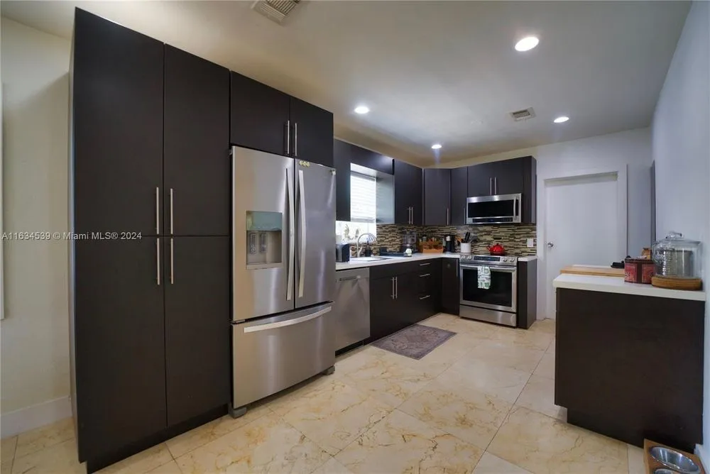 Slide of AR American Construction and Roofing