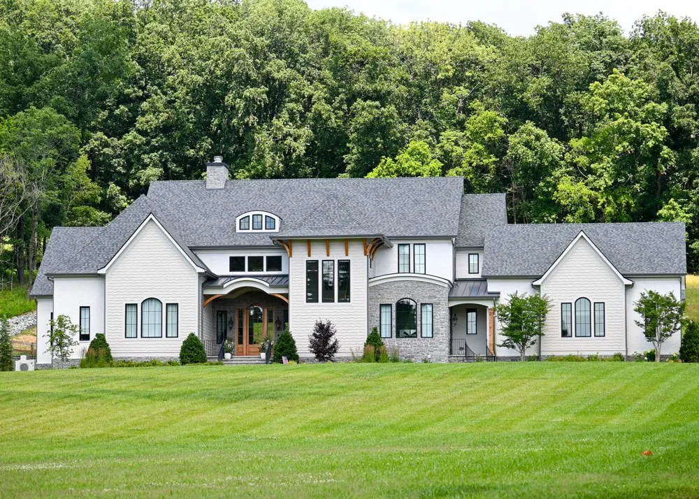 Slide of A&R Roofing