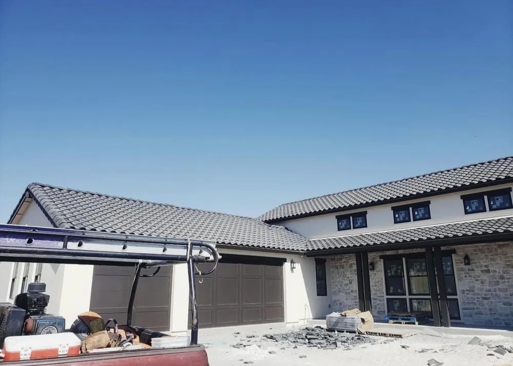 Slide of Aranda Roofing