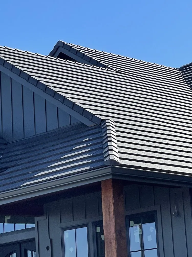 Slide of Aranda Roofing