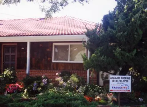 Slide of Araujo's Roofing