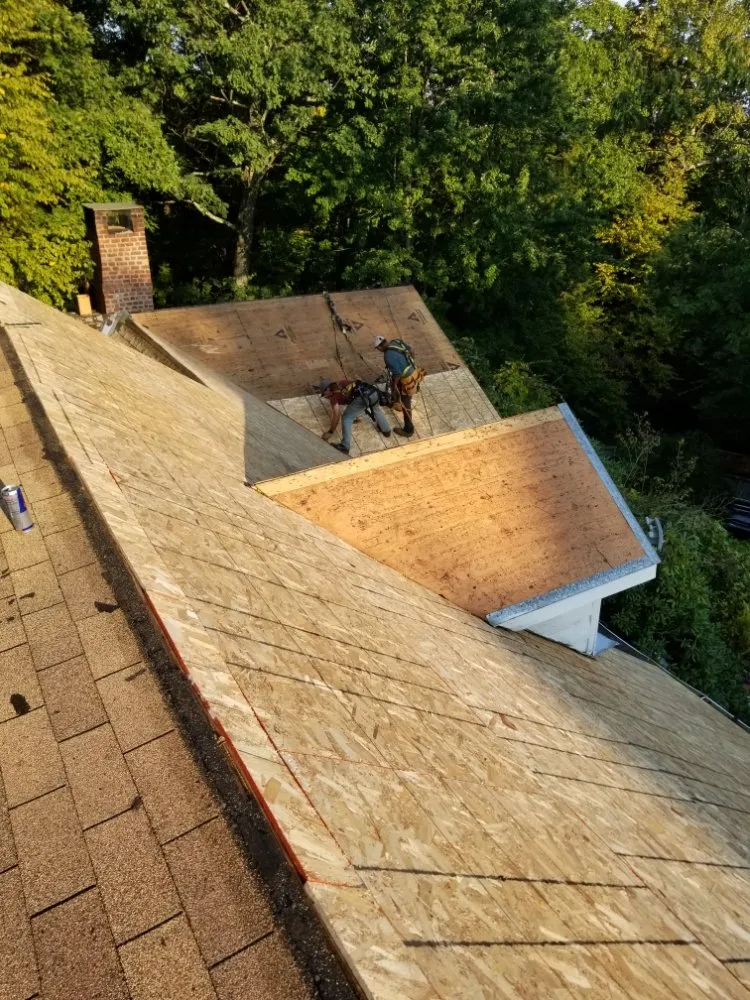 Licensed roof replacement in Ulster Park, NY by Archtech Home Improvement