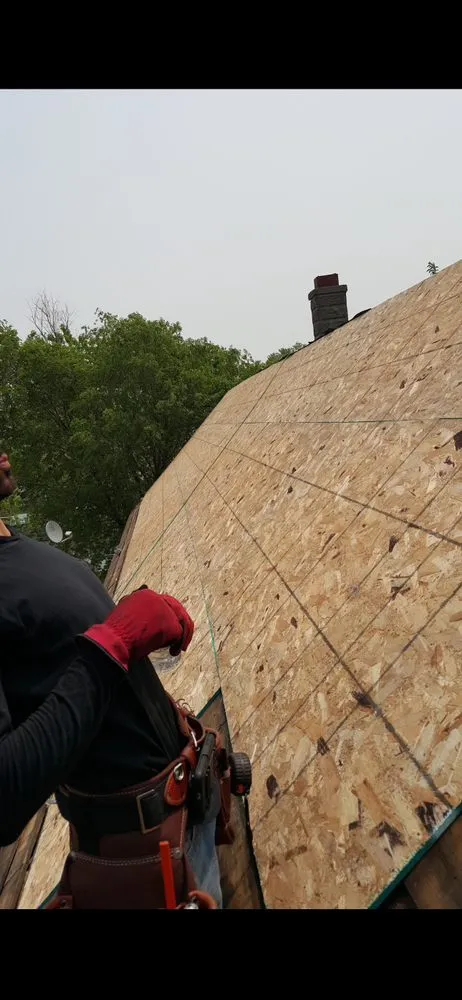 Slide of Arcos Roofing