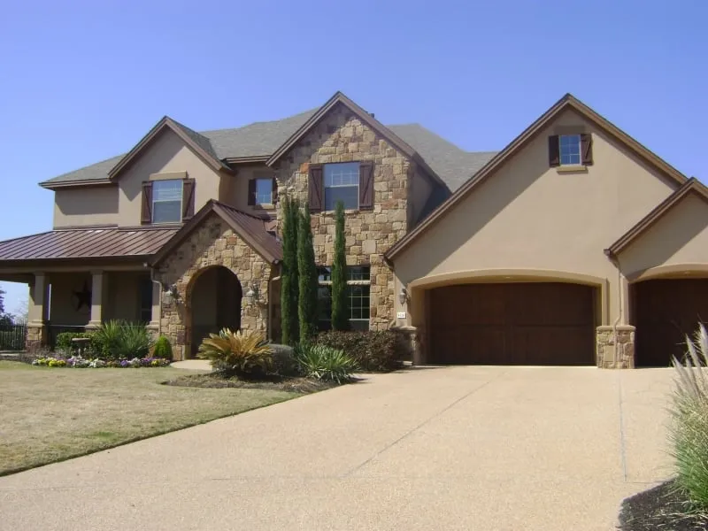 Slide of Areli Roofing