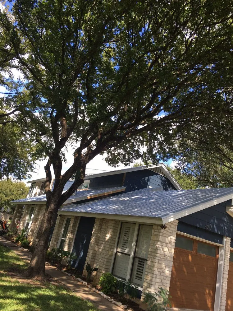 Slide of Areli Roofing