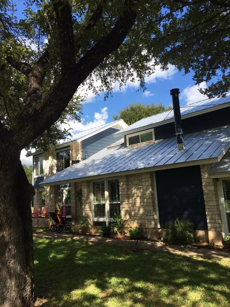 Slide of Areli Roofing