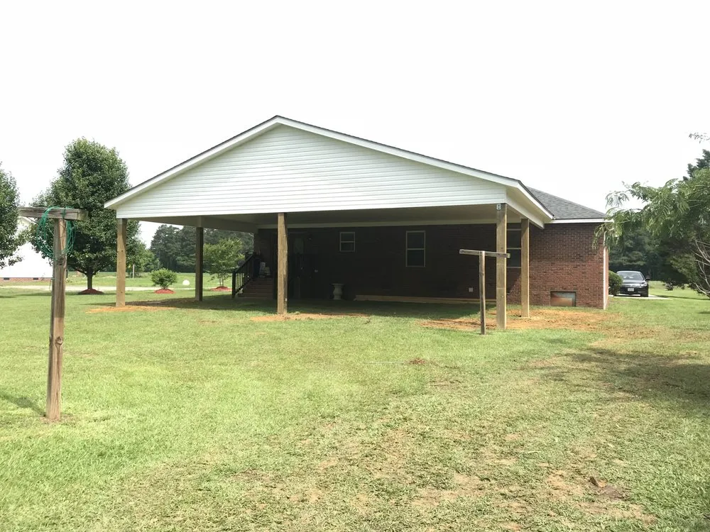 Emergency shingle roofing service experts serving Magnolia, NC - Arellano General Construction