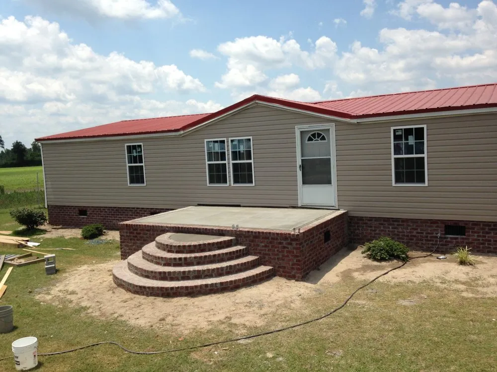 Expert shingle roofing service experts serving Magnolia, NC - Arellano General Construction