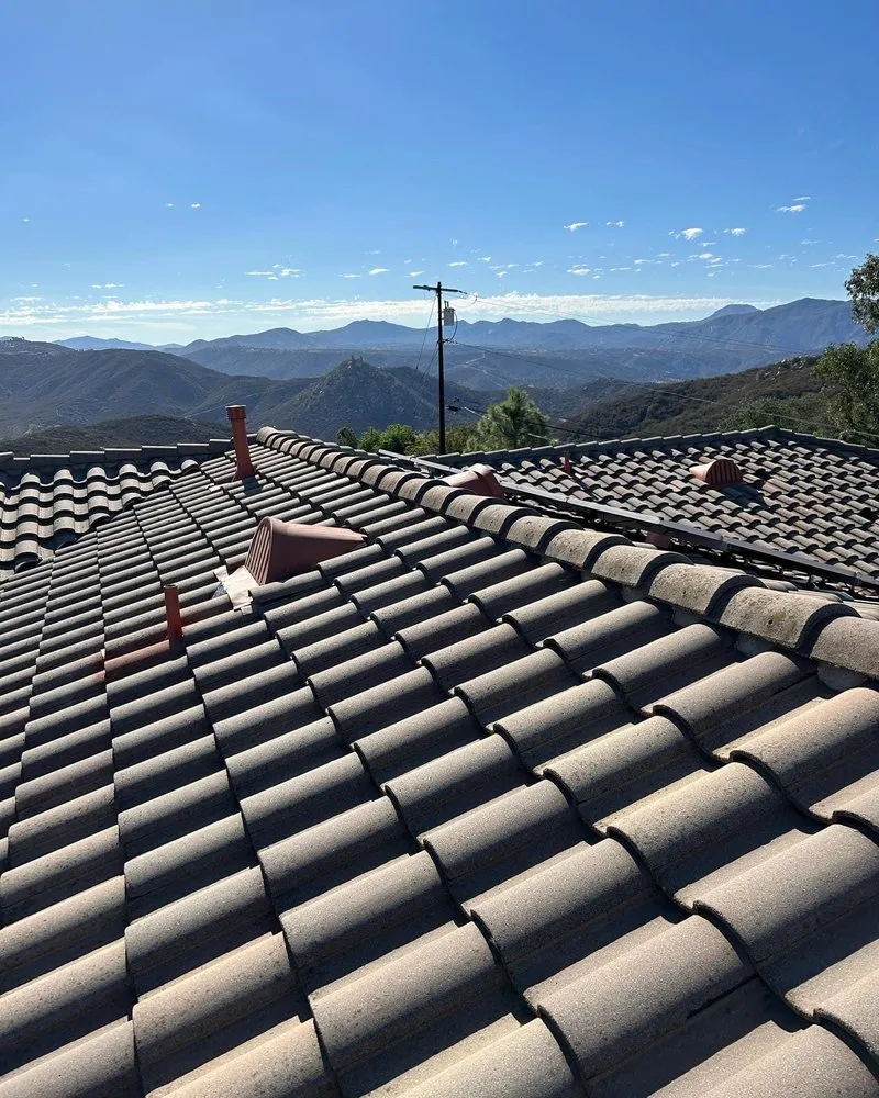 Slide of Arenas Contracting